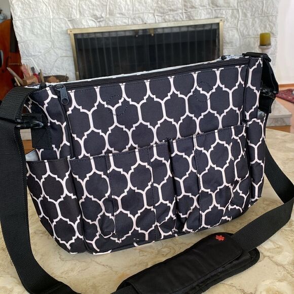 NEW Skip Hop Dash Messenger Diaper Bag, Onyx Tile - Picture 12 of 13